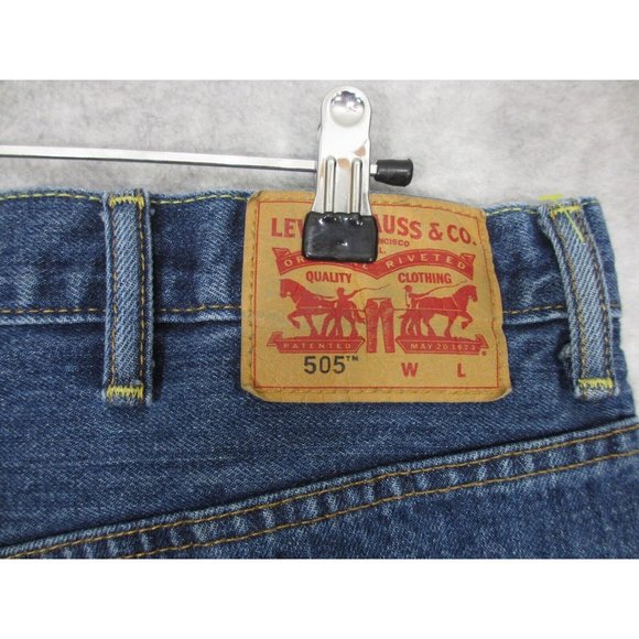 Levi's 505 Men's Jeans Straight Leg High Rise Size 44 x 30 Medium Wash - Picture 5 of 7